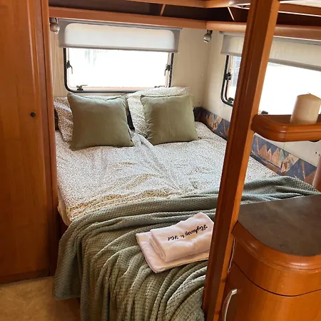 キャンプ場 Highway To Hel ヤスタルニャ