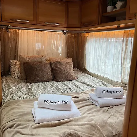 キャンプ場 Highway To Hel