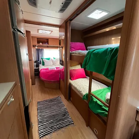 キャンプ場 Highway To Hel ヤスタルニャ