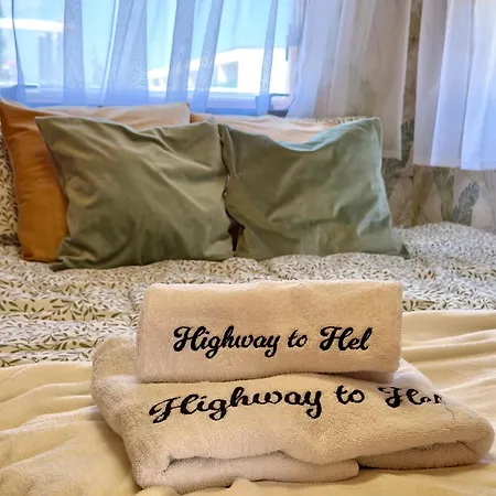 Кемпинг Highway To Hel