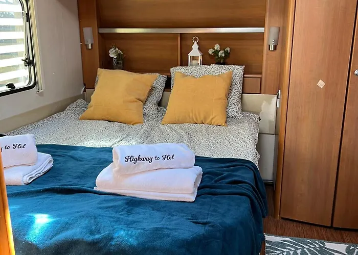 Camping Highway To Hel *