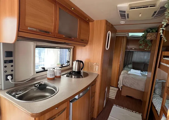 Highway To Hel Camping *