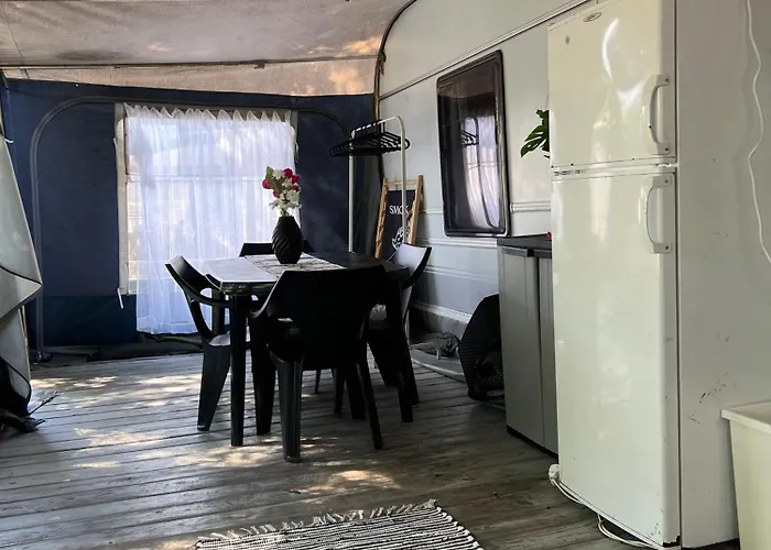 Camping Highway To Hel *